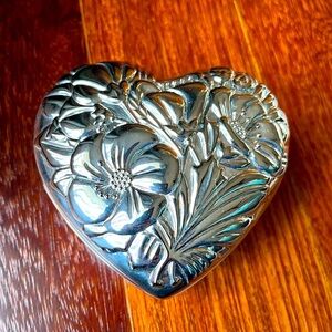 WM. Rogers & Son silver plated heart shaped jewelry box